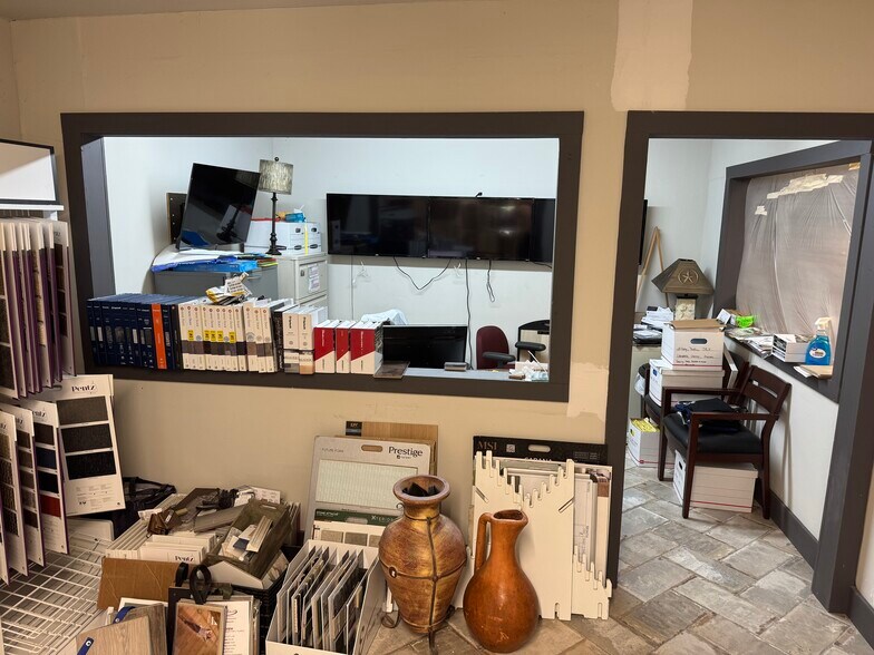 More Photos Of 100 E 32nd St, Bryan Freestanding For Lease