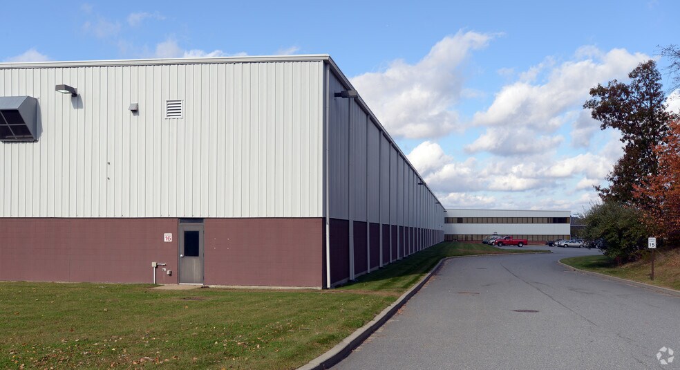 More Photos Of 81 Commerce Dr, Fall River Warehouse For Lease