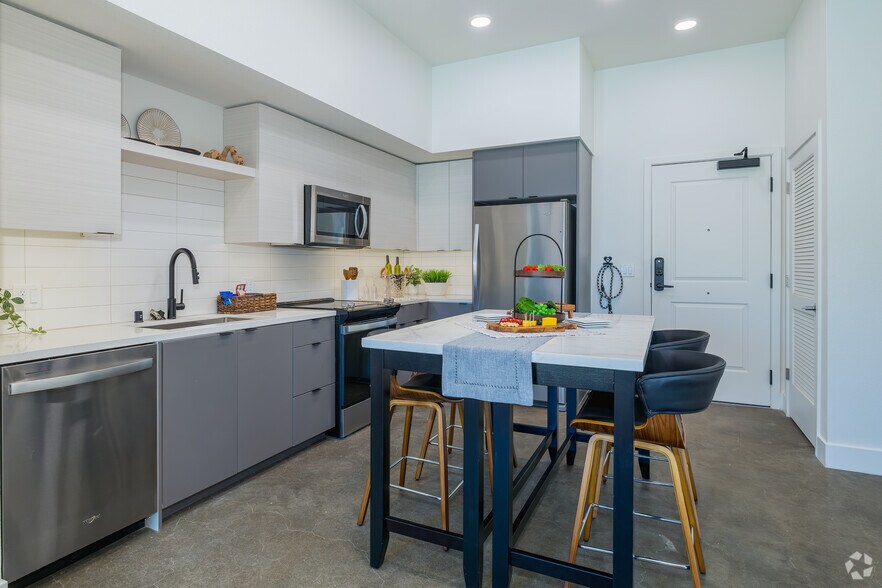 More Photos Of 251 6th St, Sacramento Apartments For Lease