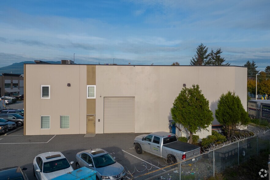 More Photos Of 1368 Kingsway Ave, Port Coquitlam Warehouse For Lease