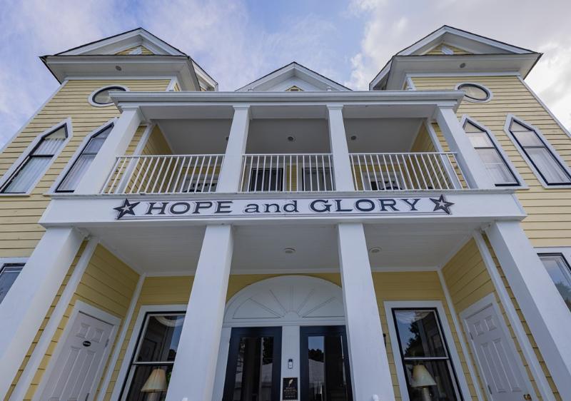 More Photos Of 65 Tavern Rd, Irvington Hotel For Sale