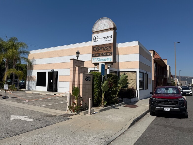 More Photos Of 420 W Colorado St, Glendale Restaurant For Lease