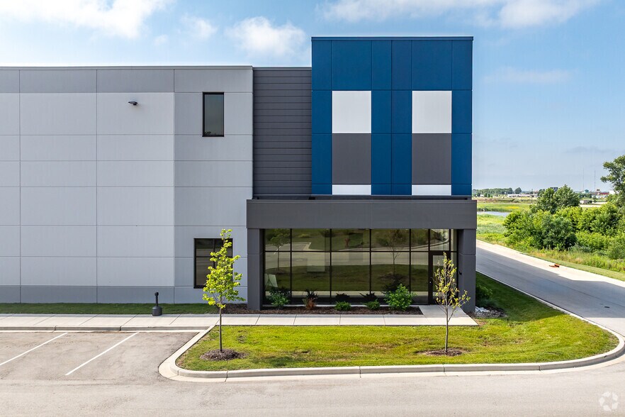 More Photos Of 13301 4 Mile Rd, Caledonia Warehouse For Lease