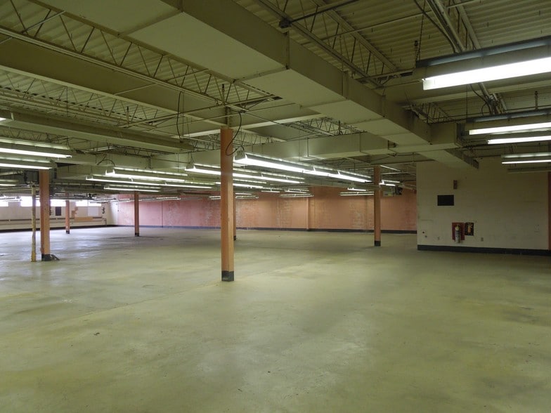 More Photos Of 1801 N 12th St, Reading Warehouse For Lease
