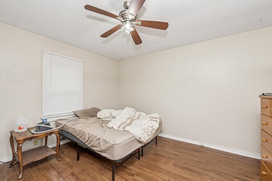 More Photos Of 1128 Wisconsin St, Lake Geneva Multifamily For Sale