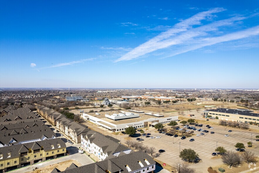 More Photos Of 2301 Marsh Ln, Plano Hospital For Lease