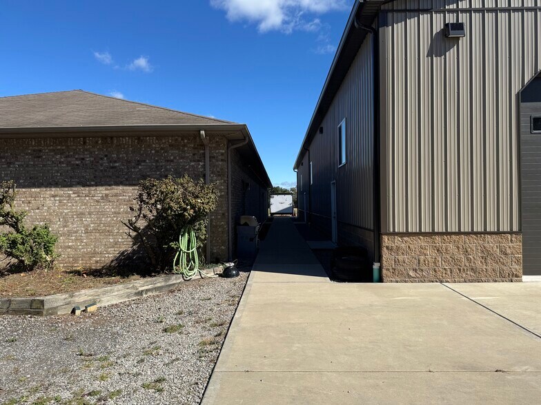 More Photos Of 1046 Ekastown Rd, Saxonburg Office Residential For Lease