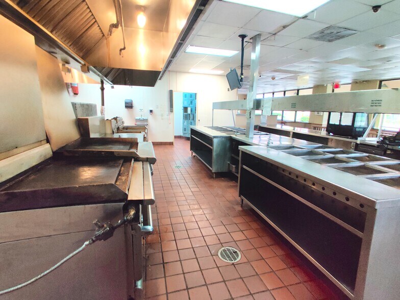 More Photos Of 17721 NW 27th Ave, Miami Gardens Restaurant For Lease