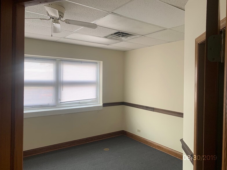 More Photos Of 5818 S Archer Rd, Summit Loft Creative Space For Lease