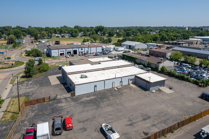 More Photos Of 636 NE 39th Ave, Minneapolis Manufacturing For Sale