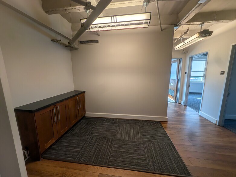 More Photos Of 219 N Main St, Bryan Office For Lease