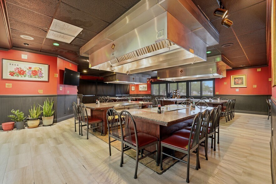 More Photos Of 72 N 850 E, Lehi Restaurant For Sale