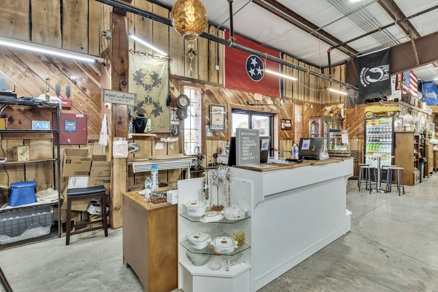 More Photos Of 2120 Old Highway 431 S, Greenbrier Freestanding For Sale