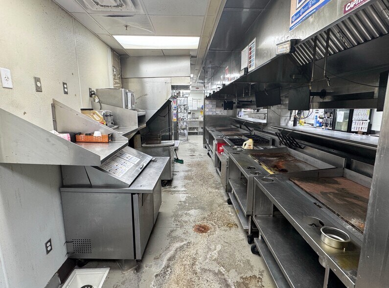 More Photos Of 11475 Cinema Dr, Diberville Restaurant For Sale