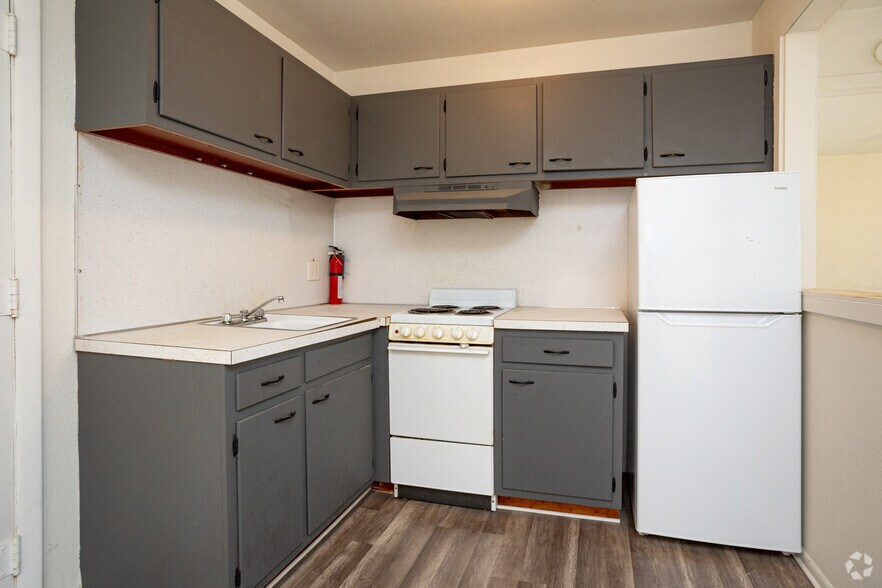 More Photos Of 2010 Arlington Ave, Toledo Apartments For Sale