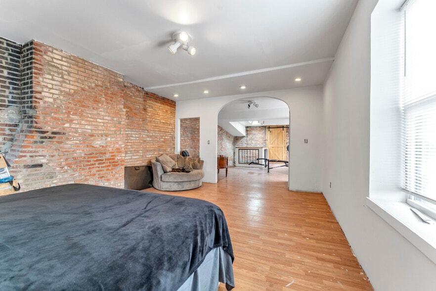 More Photos Of 1500 W Baltimore St, Baltimore Storefront Retail Residential For Sale