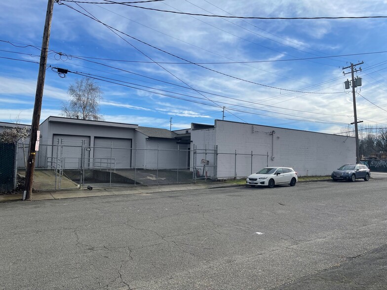 Primary Photo Of 635 N Columbia Blvd, Portland Warehouse For Sale