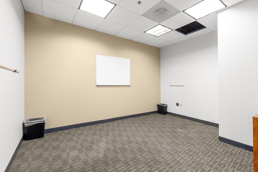 More Photos Of 10 Center St, Stafford Office For Lease