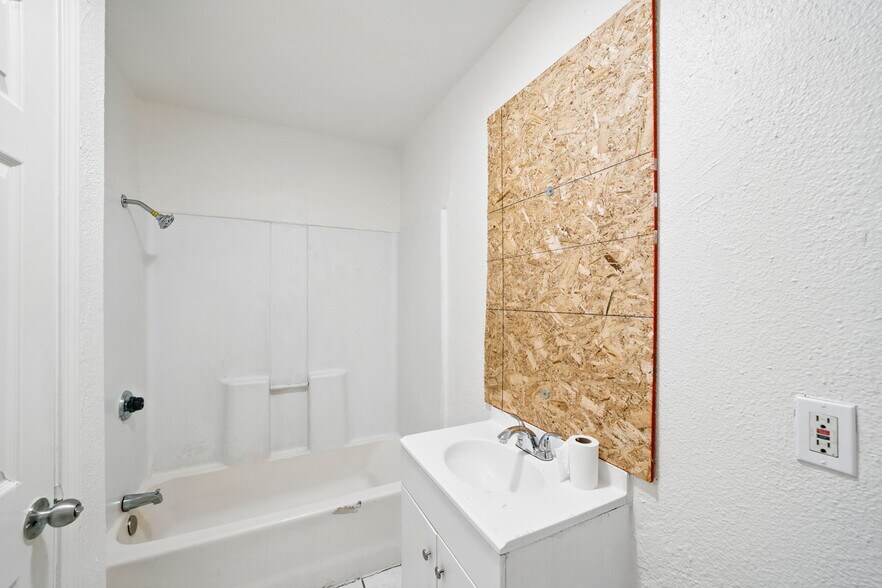 More Photos Of 462 Delhi Ave, Stockton Multifamily For Sale