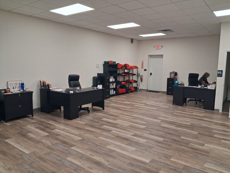 More Photos Of 4570 E Bristol Rd, Feasterville Trevose Light Manufacturing For Sale