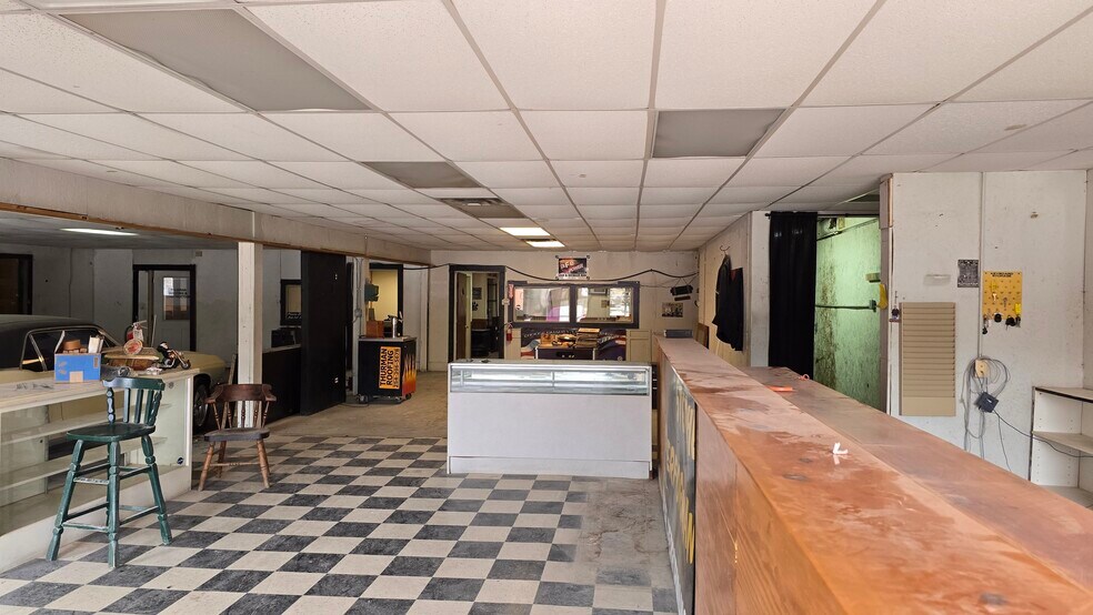 More Photos Of 367 E Washington St, Stephenville Light Manufacturing For Sale