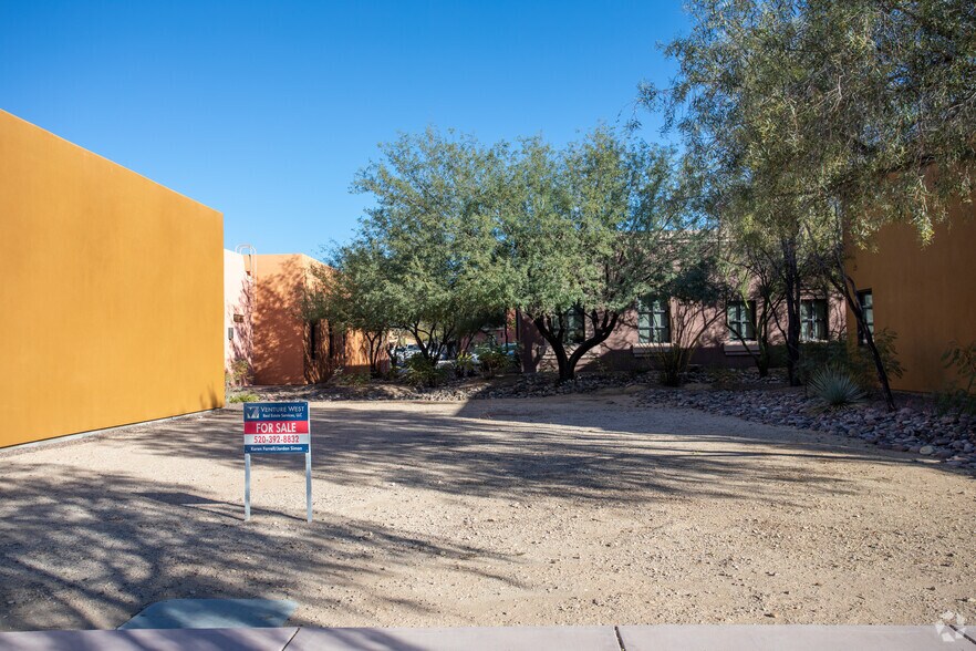 More Photos Of 7408-7412 N La Cholla Blvd, Tucson Medical For Sale
