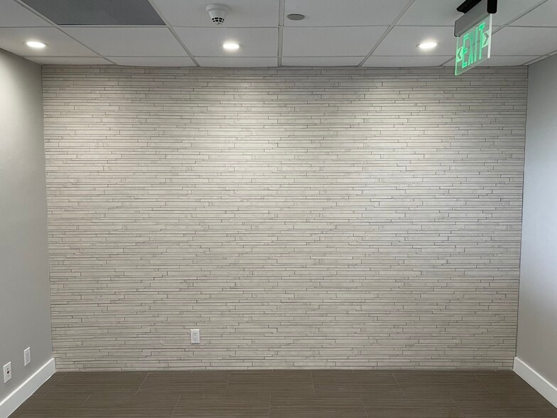 More Photos Of 4770 Biscayne Blvd, Miami Office For Sale