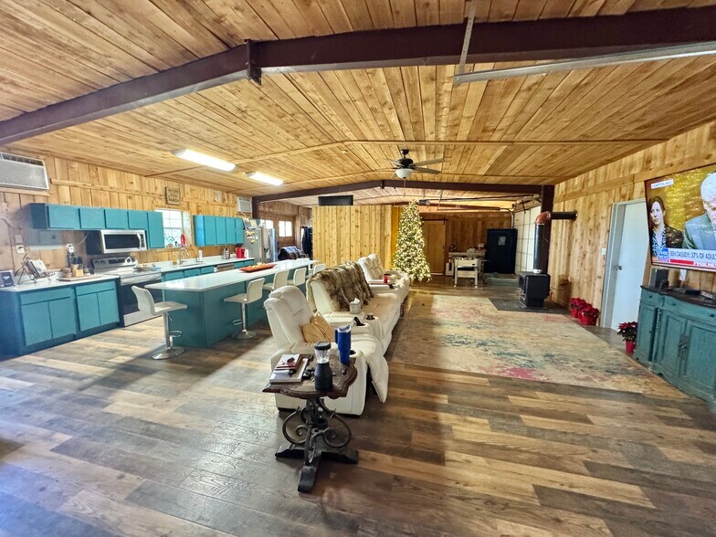 More Photos Of 8895 US-67 Hwy, Cleburne Trailer Camper Park For Sale