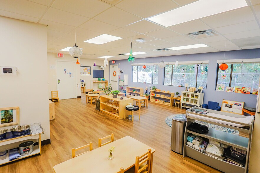 More Photos Of 2358 Shallowford Rd, Marietta Daycare Center For Sale