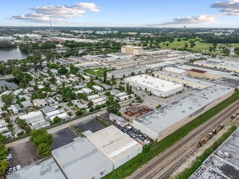 More Photos Of 2111 SW 31st Ave, Hallandale Beach Warehouse For Sale