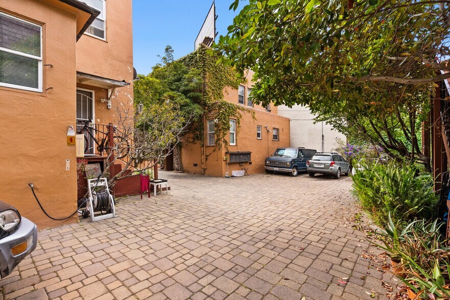 More Photos Of 2930-2932 Adeline St, Berkeley Apartments For Sale