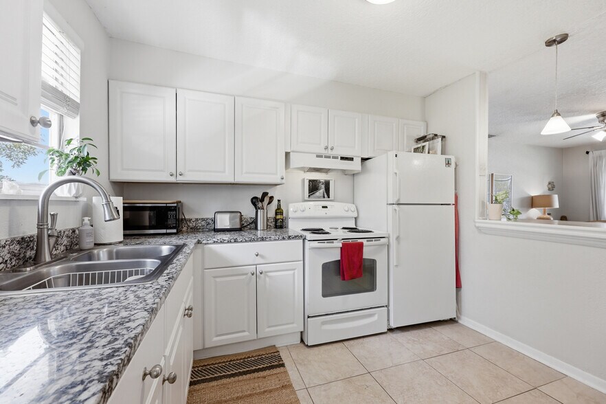 More Photos Of 218 19th Ave N, Jacksonville Beach Apartments For Sale