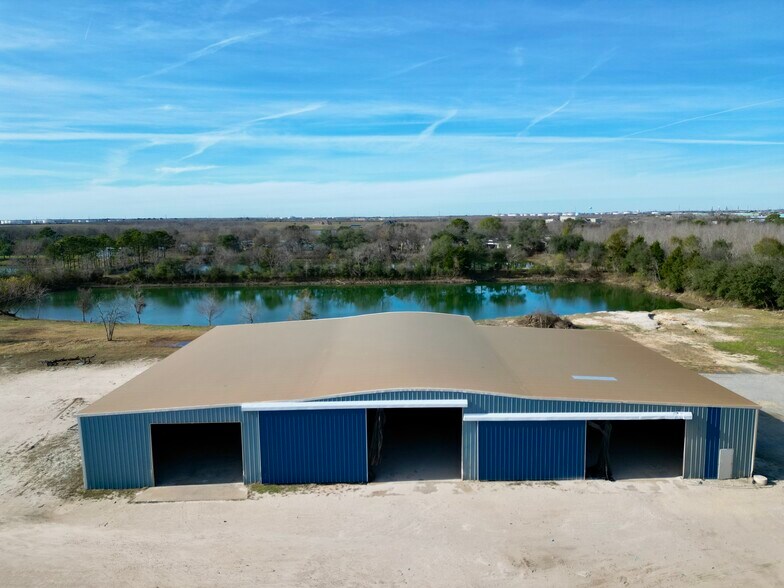 More Photos Of 4835 Bourque rd, Nederland Industrial For Lease