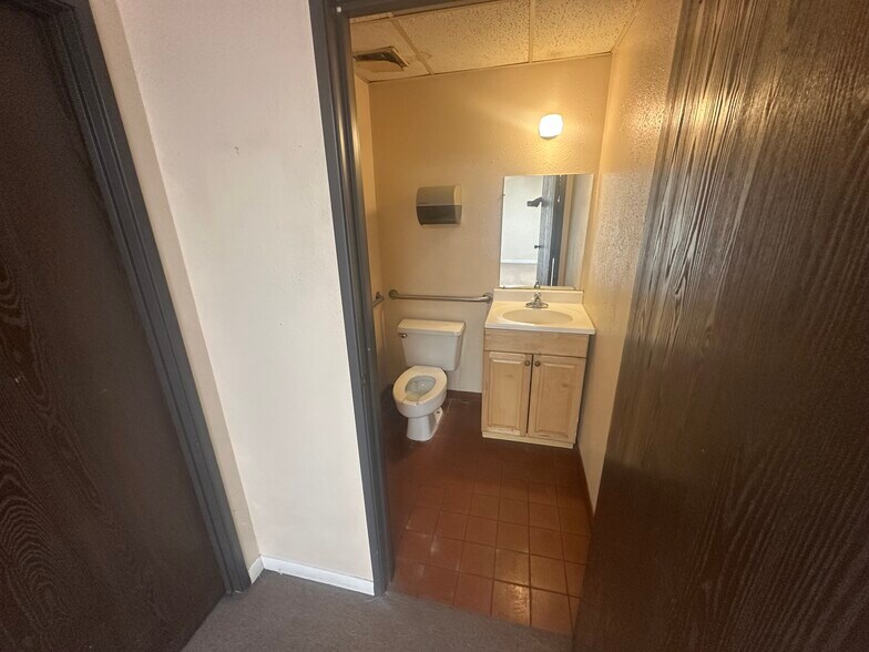 More Photos Of 4920-4970 Iris St, Wheat Ridge Light Manufacturing For Lease