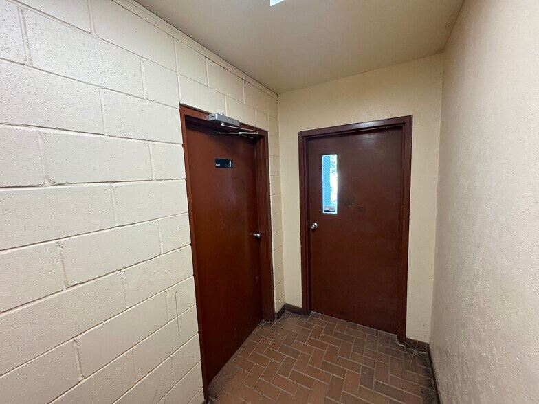 More Photos Of 633 Grand ave, Texola Flex For Sale