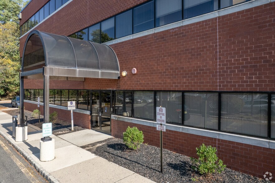 More Photos Of 579A Cranbury Rd, East Brunswick Office For Sale