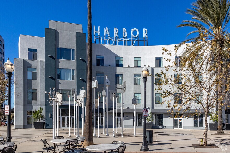 More Photos Of 435 W Center Street Promenade, Anaheim Apartments For Sale