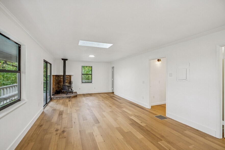 More Photos Of 4113 White Oak Dr, Hiawassee Apartments For Sale