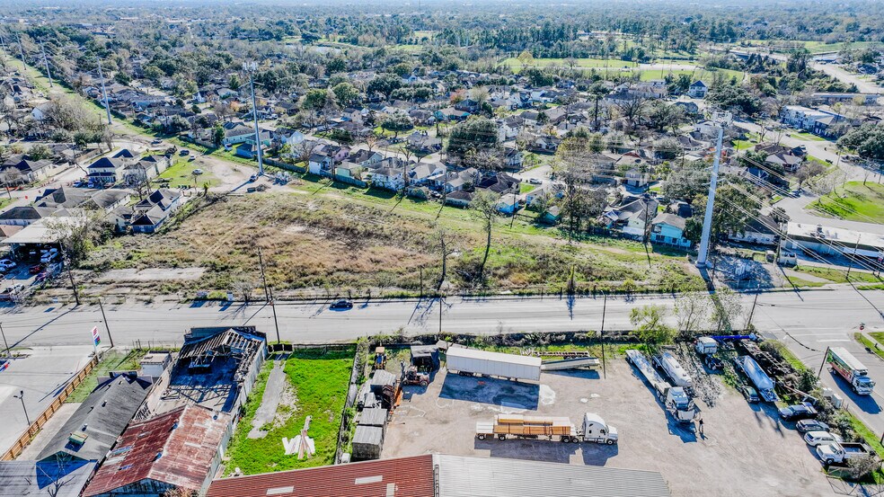 More Photos Of 7634 Harrisburg Blvd, Houston Land For Sale