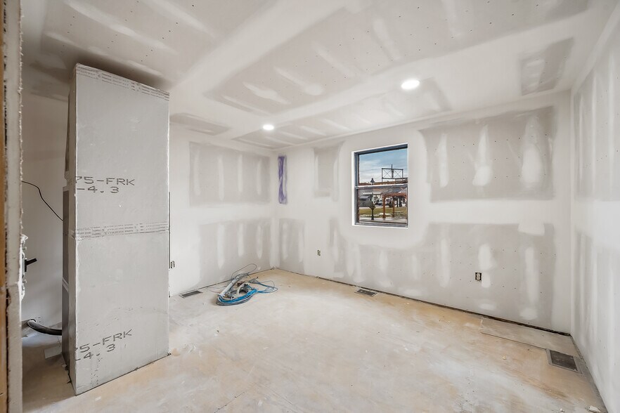 More Photos Of 114 W Church St, Marion Office Residential For Sale
