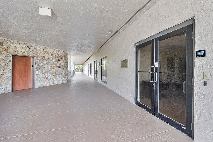 Primary Photo Of 2699 Stirling Rd, Fort Lauderdale Office For Sale