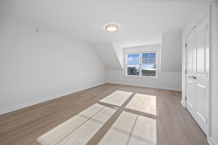 More Photos Of 31 Village Rd, Milford Apartments For Sale