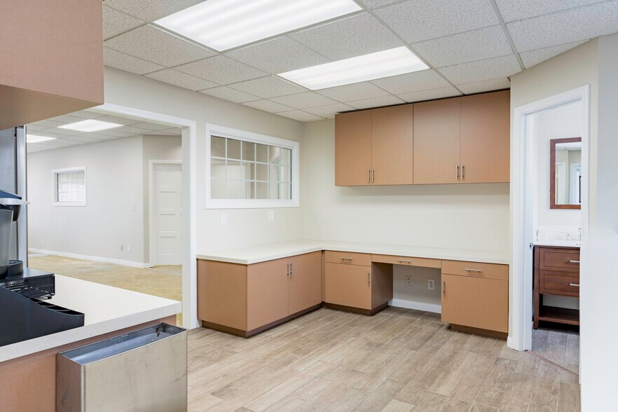 More Photos Of 1082 Redondo Ave, Long Beach Office For Sale