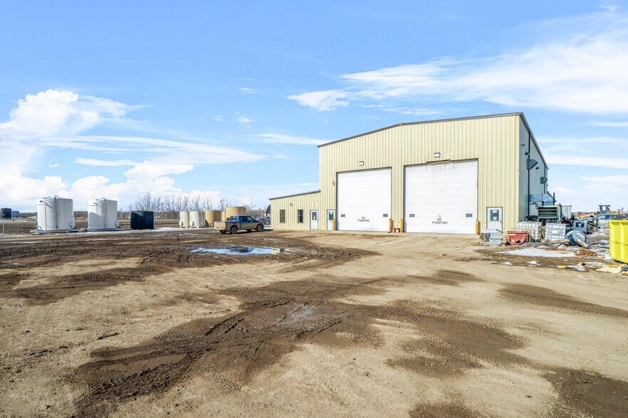 More Photos Of 501075 RR 14, Lloydminster Manufacturing For Sale