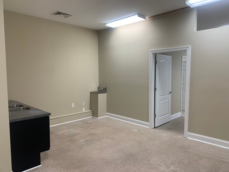 More Photos Of 100 Fall Creek Dr, Jacksonville Office For Lease