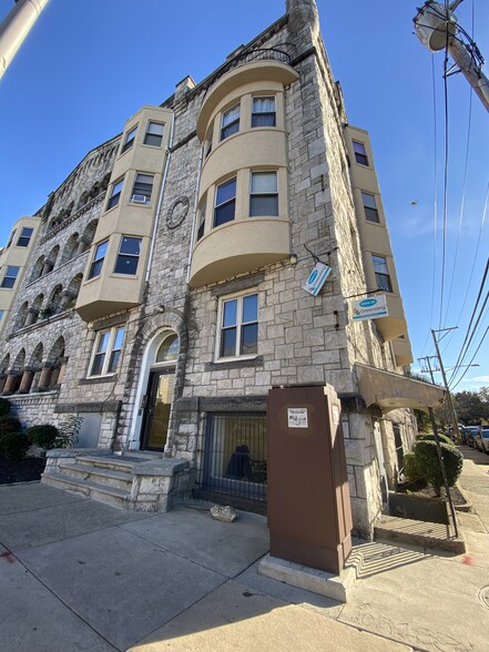 Primary Photo Of 4524-4538 Walnut St, Philadelphia Apartments For Lease