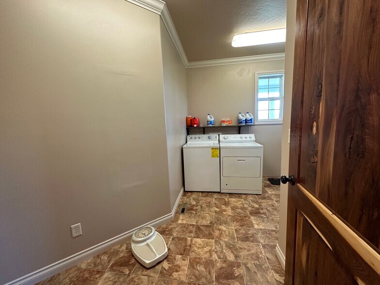 More Photos Of 124 Morrison Ln, Bonner Warehouse For Sale