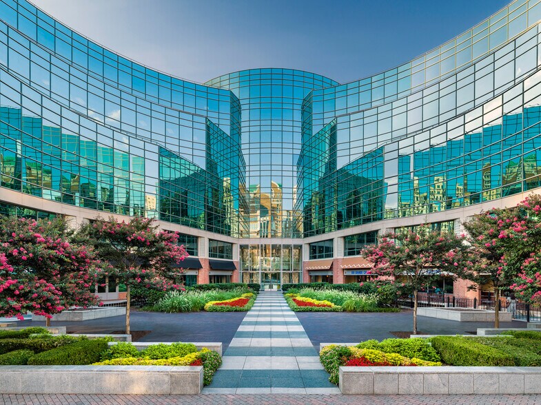 More Photos Of 4301 N Fairfax Dr, Arlington Office For Lease