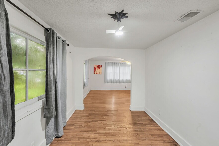 More Photos Of 1507 Sumner Ave, Charleston Office Residential For Sale