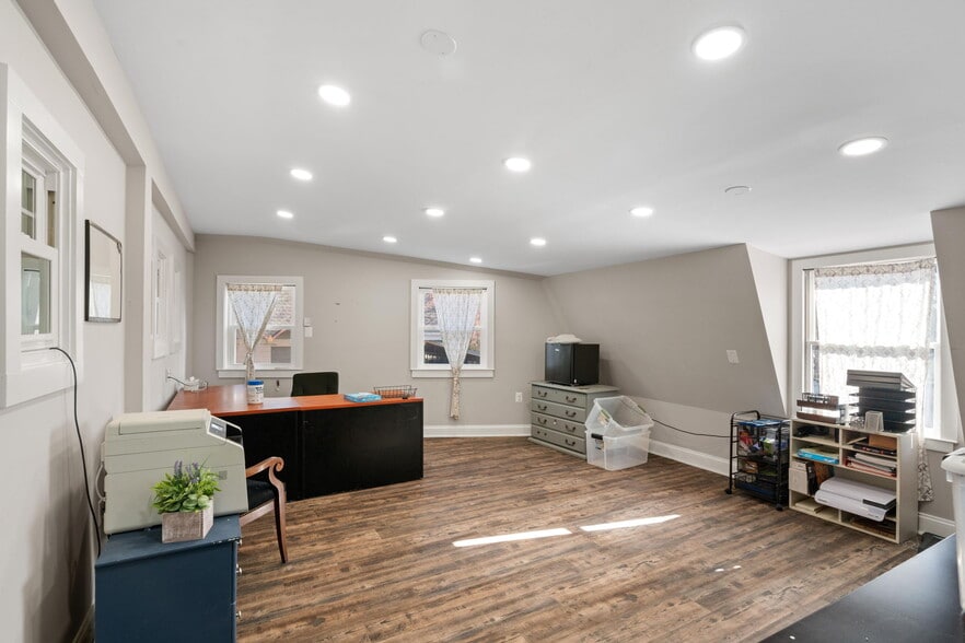 More Photos Of 101 E Marshall St, Remington Storefront Retail Office For Lease